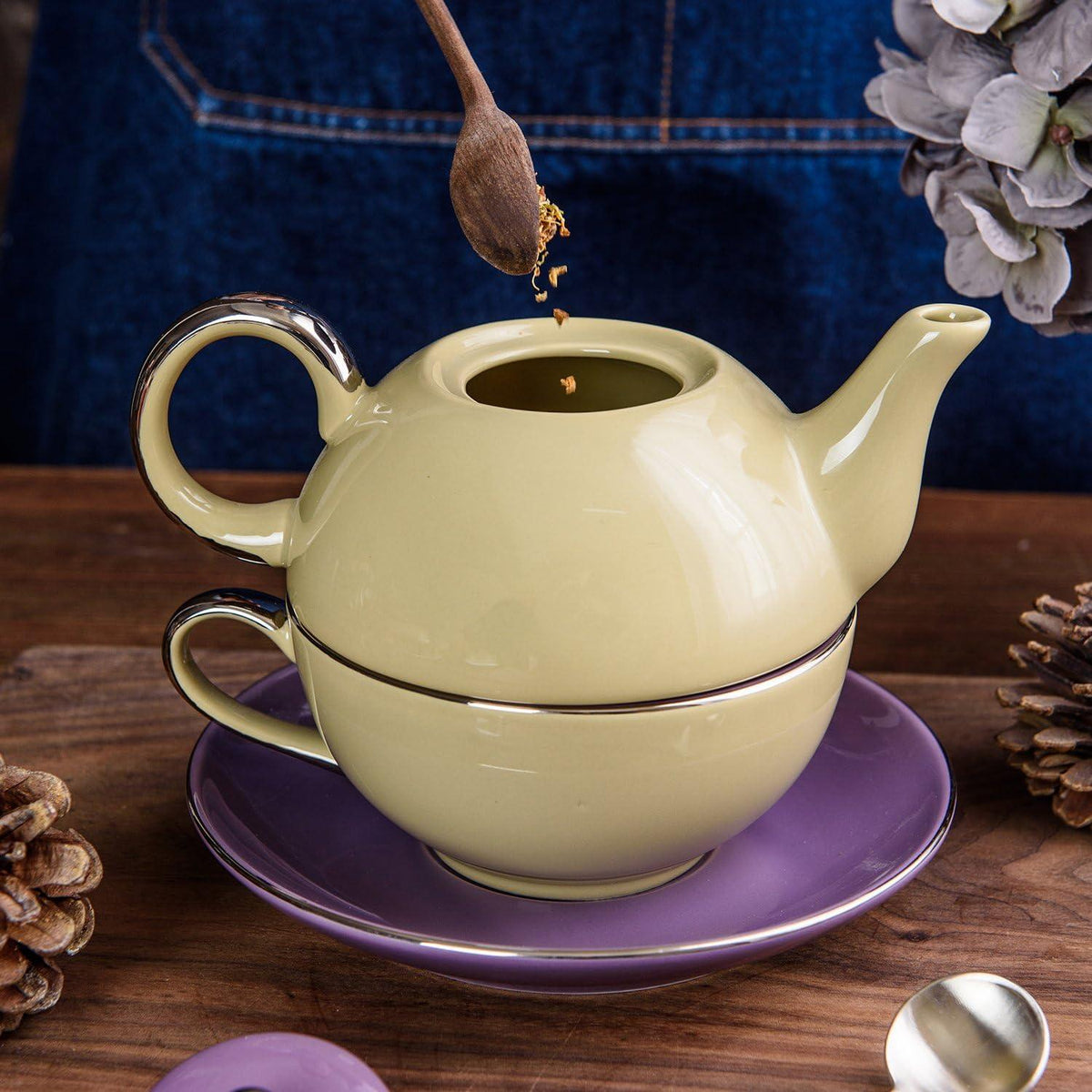Porzellan Tea for One Set Kaffee Tee Kanne Tasse Untertasse 3-teilig Beige
