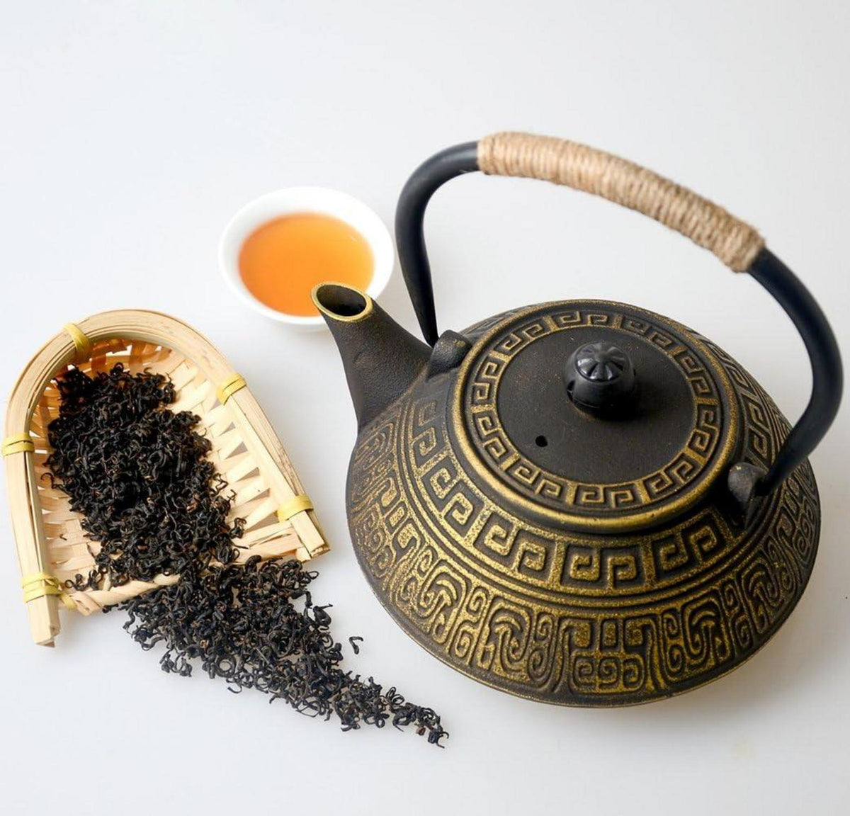 Gusseisen Teekanne Gold Japan 800ml mit Sieb Infuser