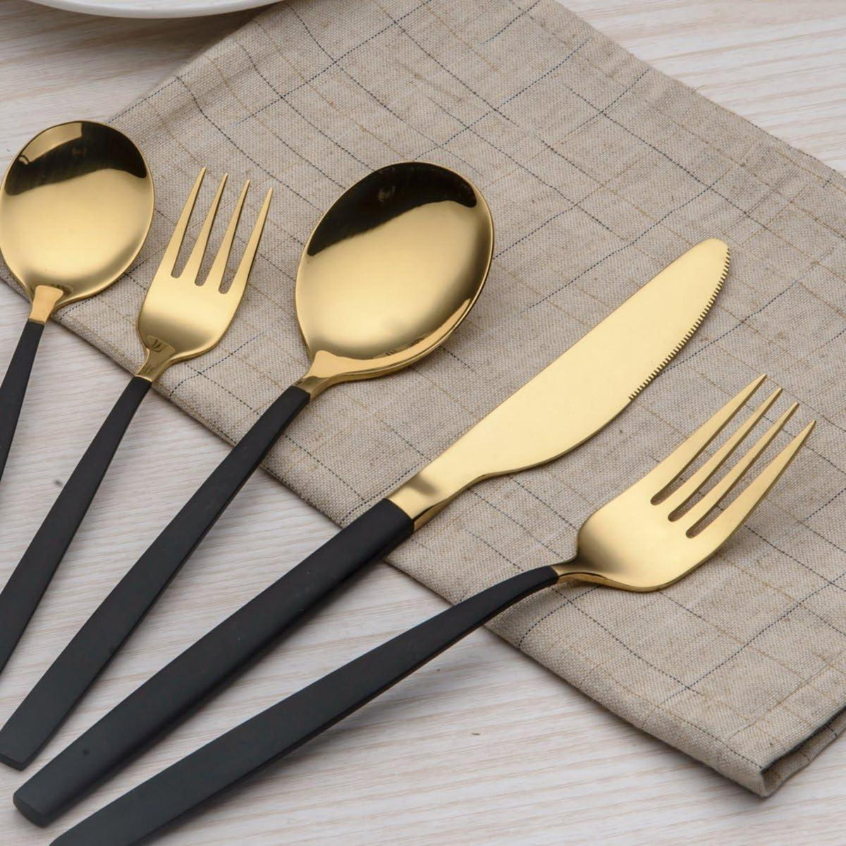 30-teiliges Besteckset Edelstahl Schwarz Gold für 6 Personen