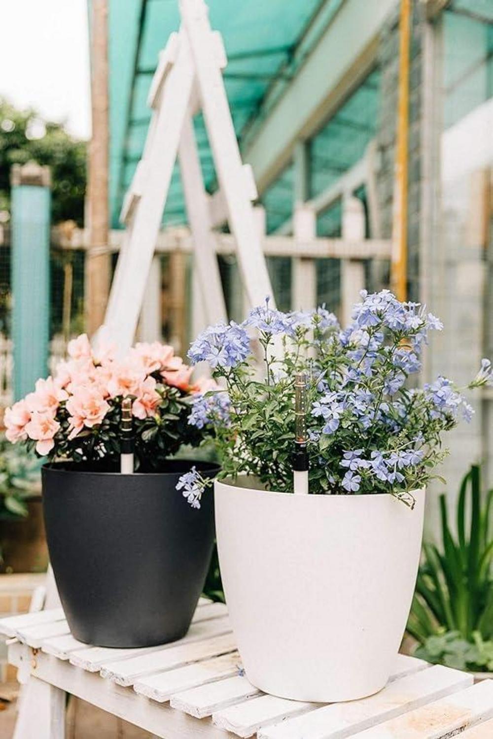T4U 18cm Selbstwässernder Blumentopf Weiß 4er-Set für Innen- und Außenbereich