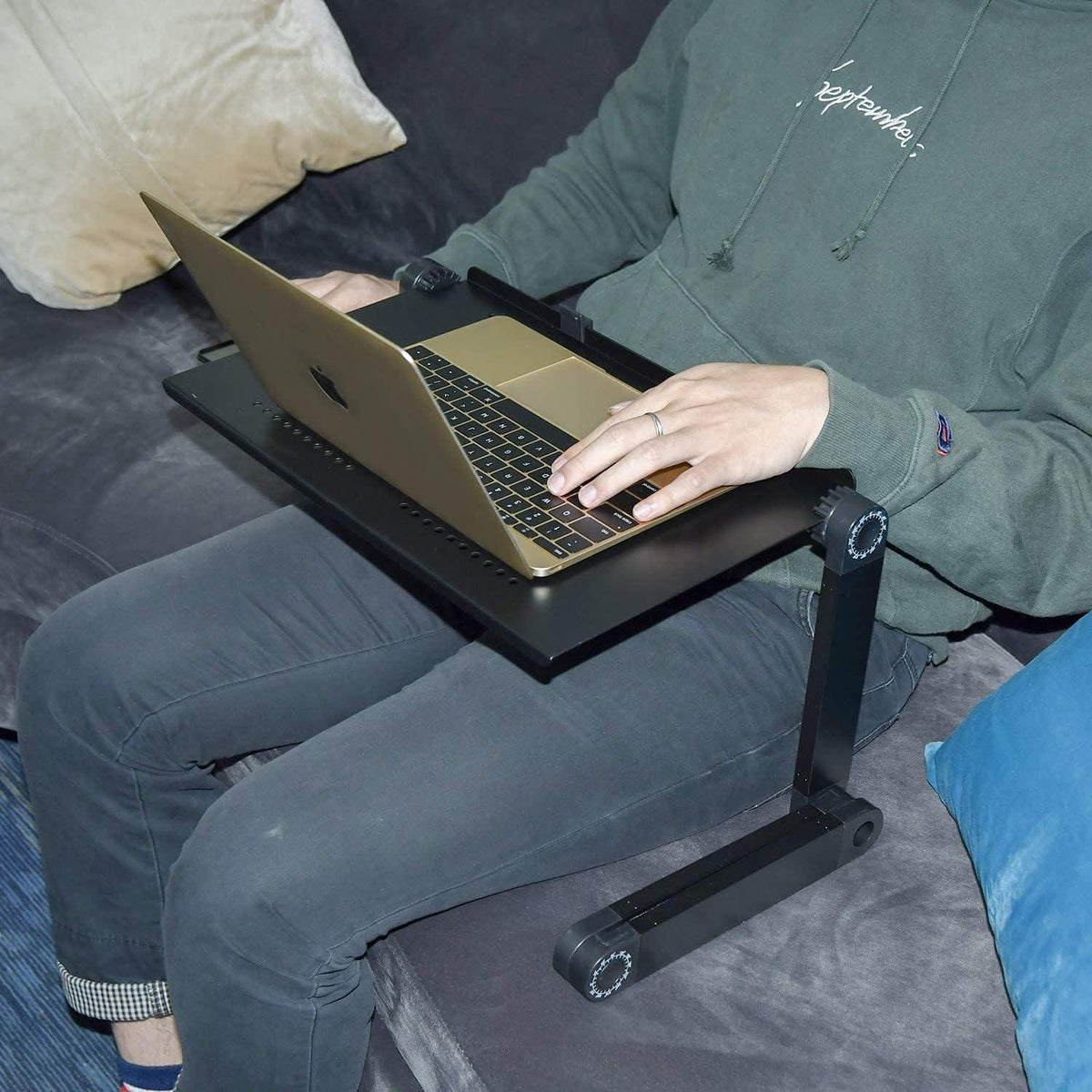 Höhenverstellbarer Laptop Ständer mit Mausablage für Bett