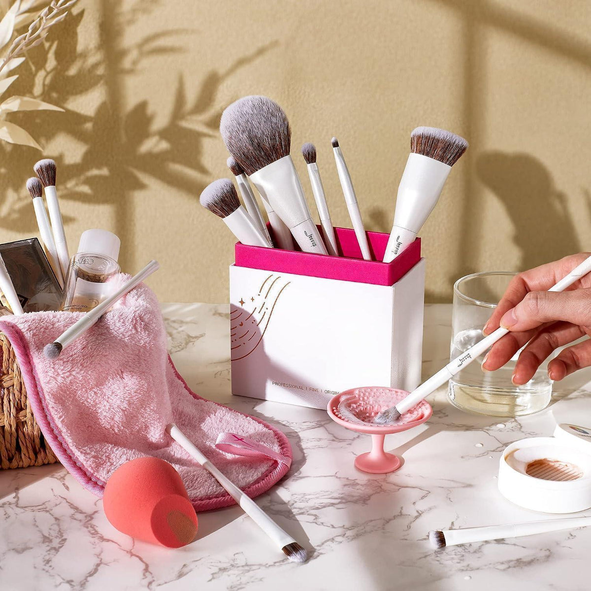 14-teiliges Makeup Pinselset mit Reiniger & Schwamm