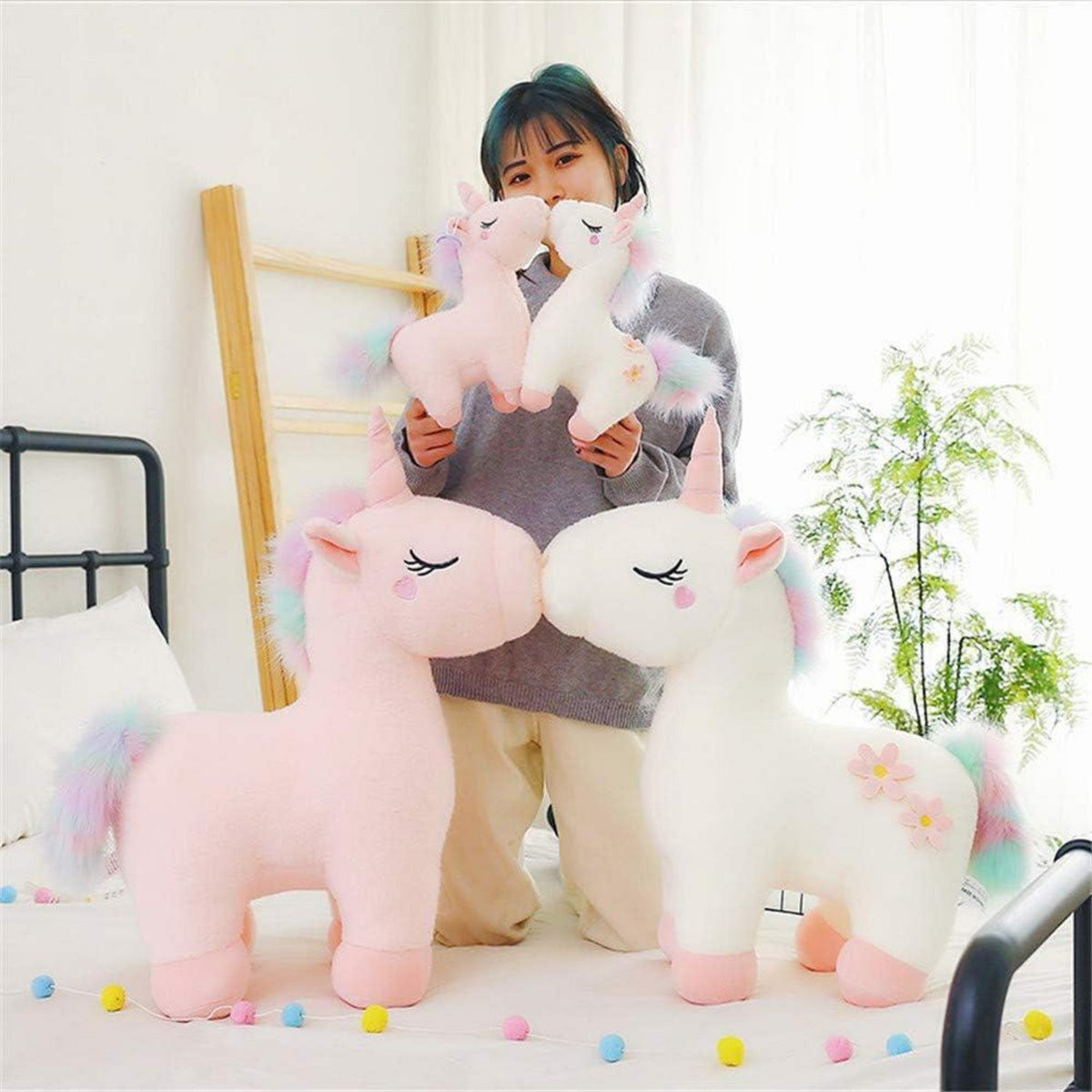 Kuscheliges Plüsch Einhorn 70cm - Weiches Stofftier mit bunter Mähne