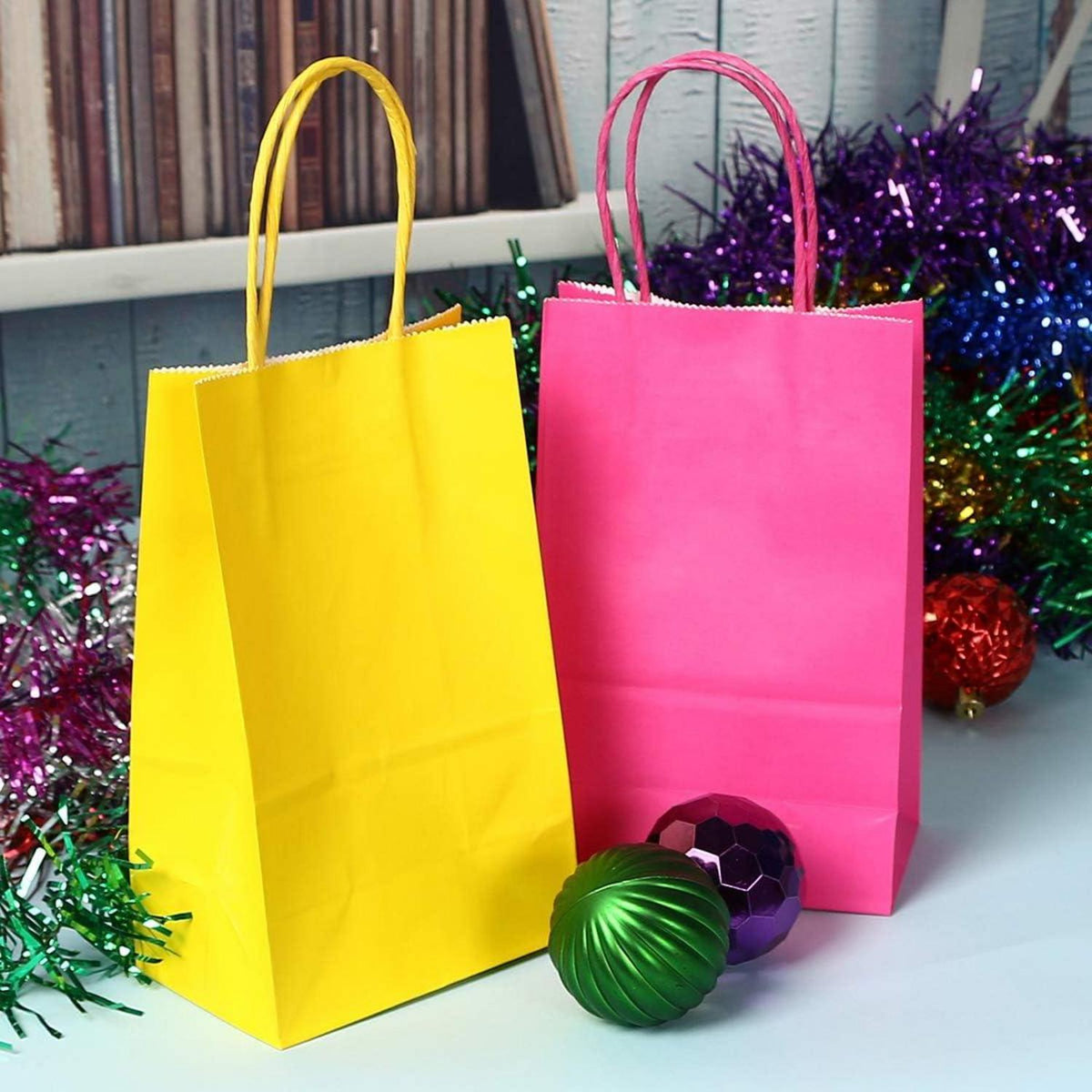 12x Kraftpapiertüten mit Henkel Geschenktüten Set - Mehrere Farben 21x13x8CM