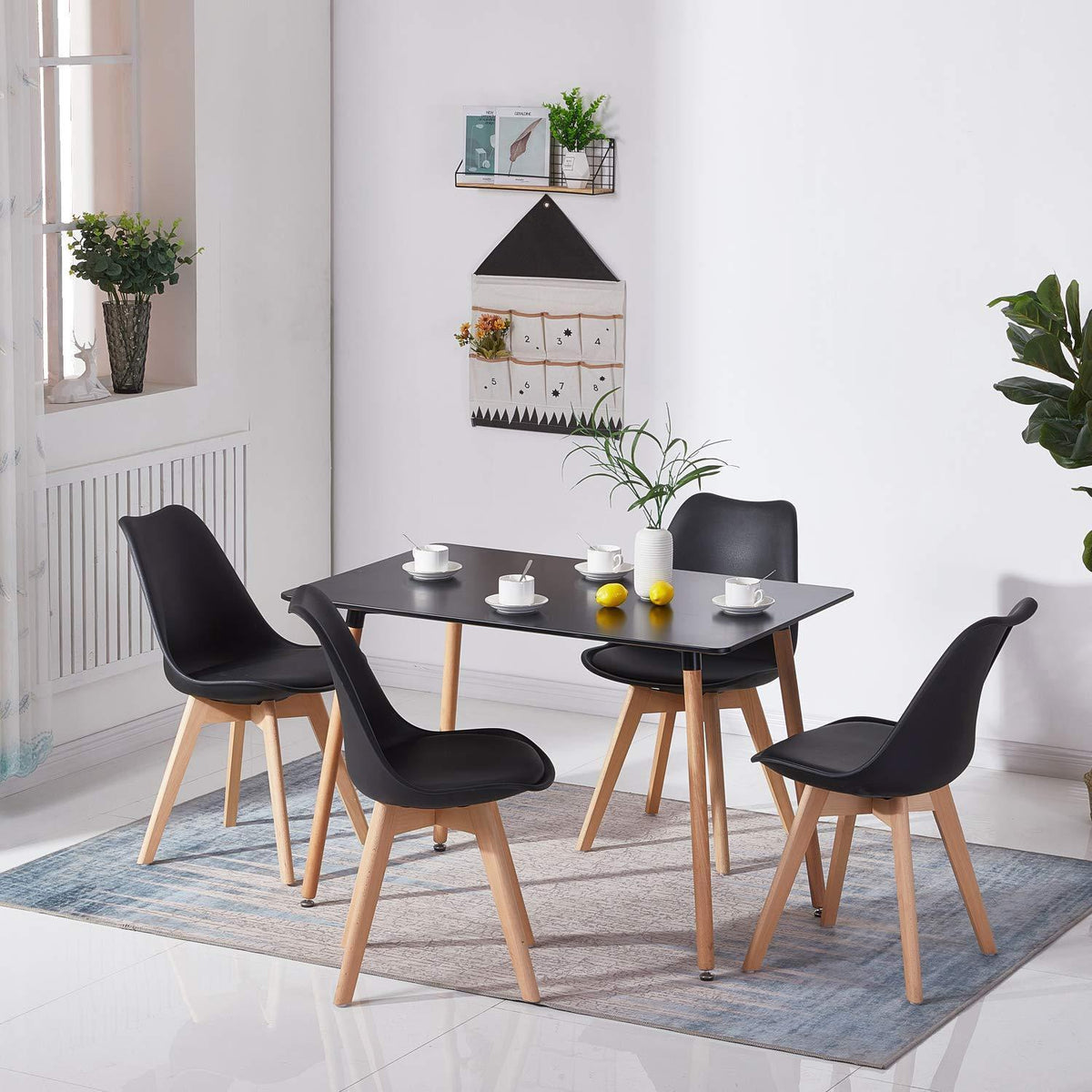Skandinavischer Esstisch 110cm Schwarz mit 4 Stühlen