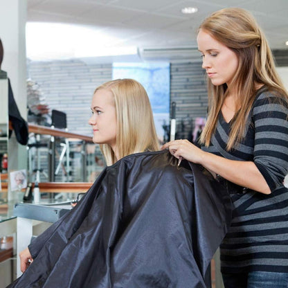 URAQT Barber Cape Schwarz 120x150 cm wasserdicht - Friseurumhang mit Klettverschluss & Anti-Stain - Nylon Haarschneideumhang