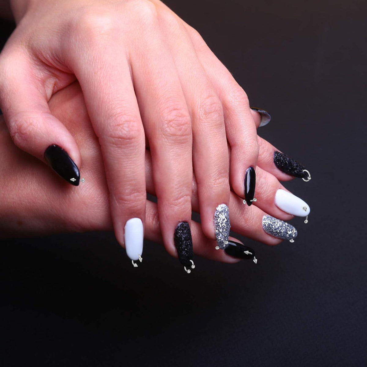 25x Nagelkunst Charms Set mit Piercing Werkzeug & Ringe