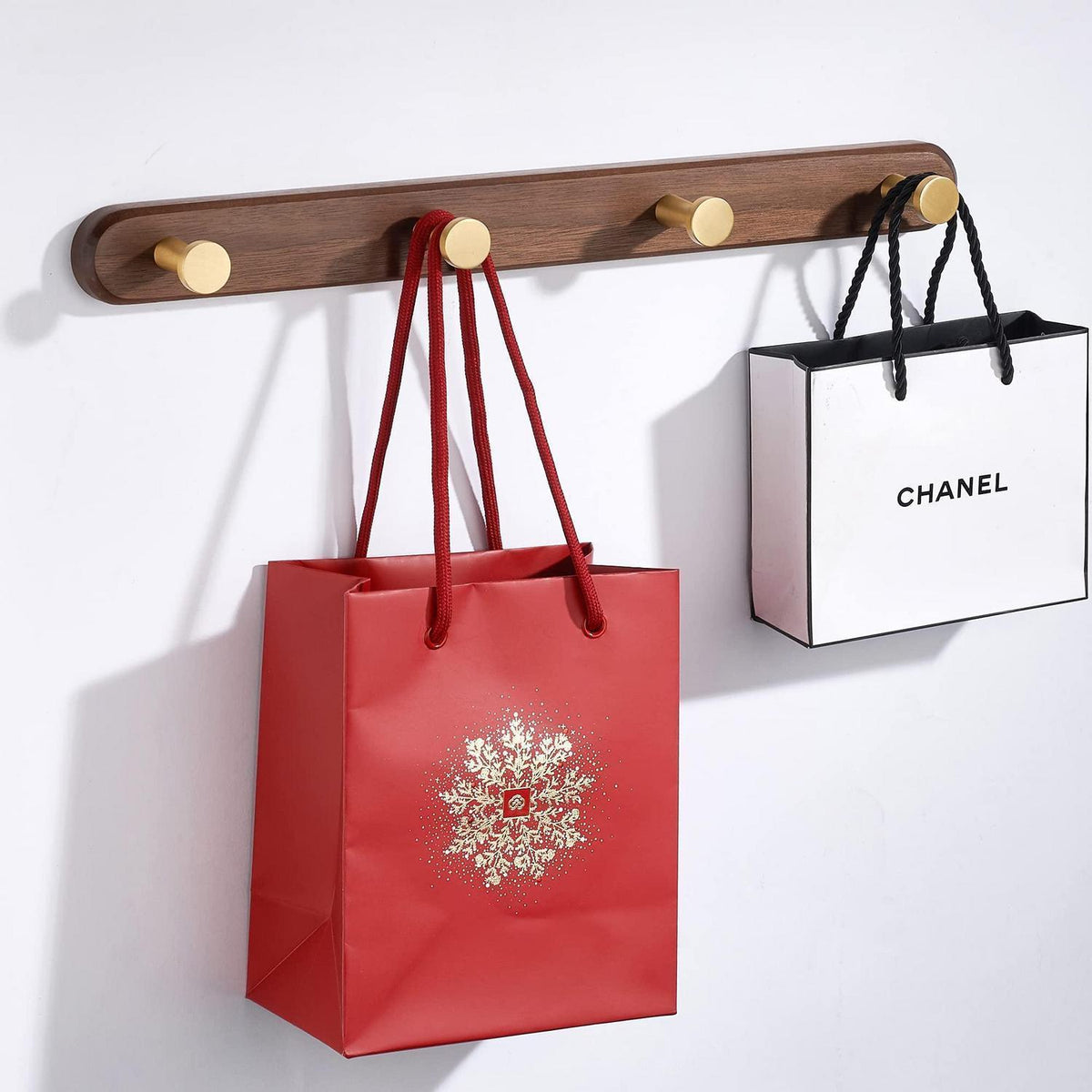 Wandgarderobe mit 4 Haken und Walnuss Holzsockel