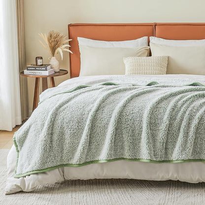 Sherpa Decke Queen Salbei – Kuschelig warm & weich