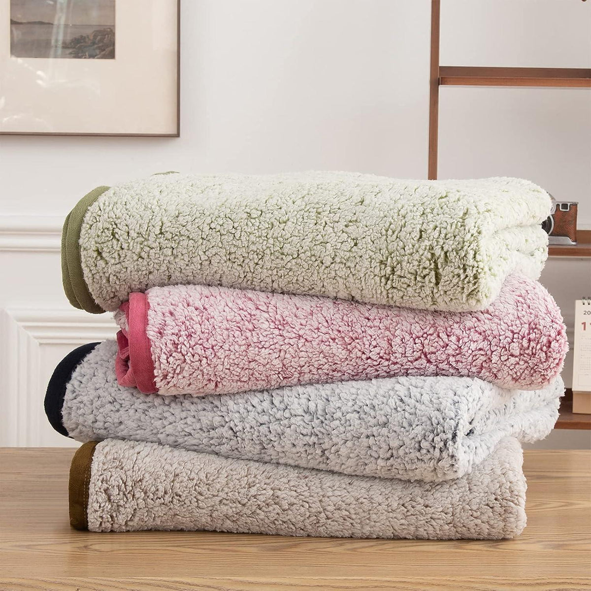 Sherpa Decke Queen Salbei – Kuschelig warm & weich