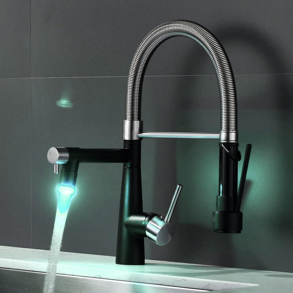 LED Schwarz Wasserhahn Küche mit Brause 360° Schwenkbar - Ausziehbar