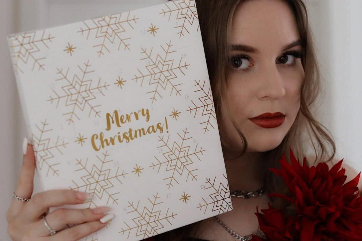 Schneeflocke Adventskalender 2024 mit 24 Schmuckstücken für
