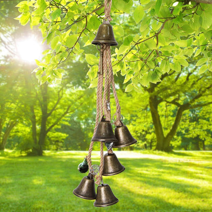 Hexenglocken Windspiel mit Schutzamuletten für den Garten