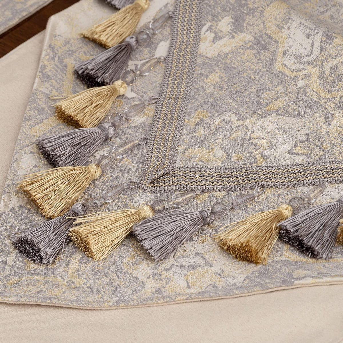 Tischläufer mit Quasten, Beige, 33x180cm – Jacquard Tischdeko