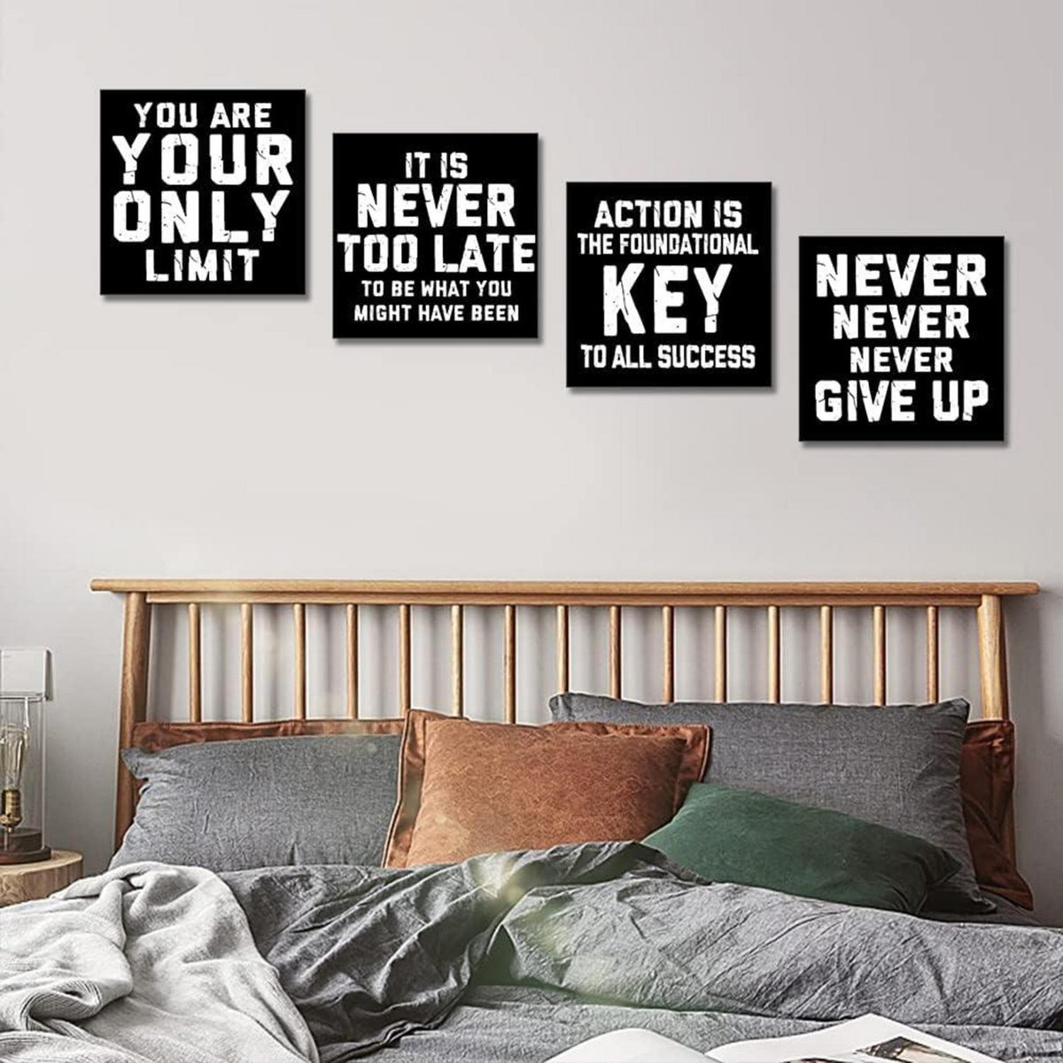 Moderne 4-teilige Leinwandbilder mit inspirierenden Zitaten in Schwarz