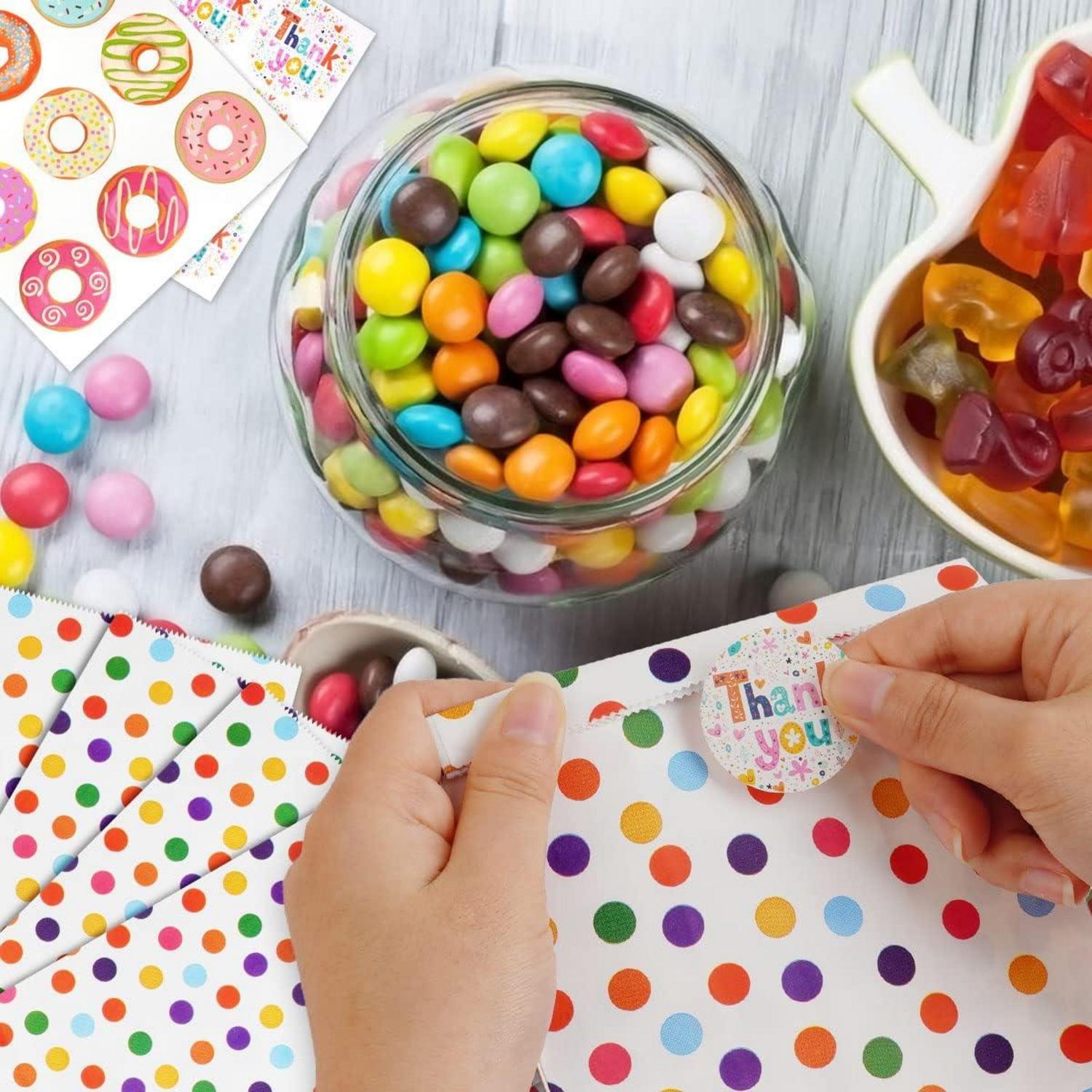 18 Stück Papiertüten Geschenktüten Kindergeburtstag Aufkleber 24x13x8 cm Candy