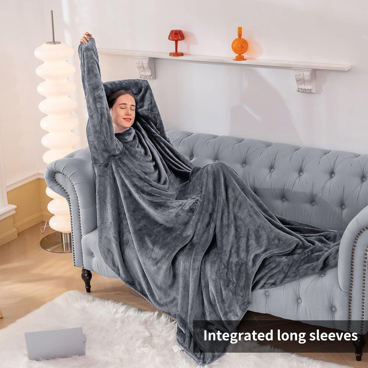 Übergroße TV Decke mit Ärmeln und Füßen - Kuscheldecke