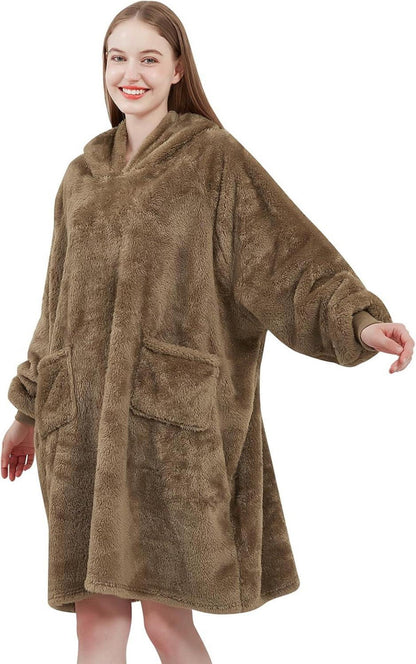 Kuschelige Hoodie Decke mit Taschen und Kapuze in Kamelbeige