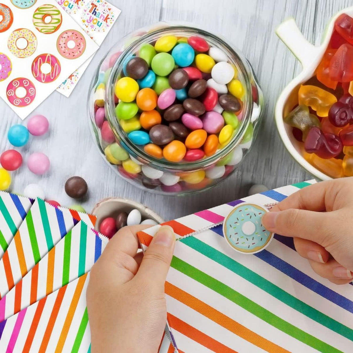 18x Papiertüten Geschenktüten mit Aufkleber 24x13x8 cm Mädchen Geburtstag