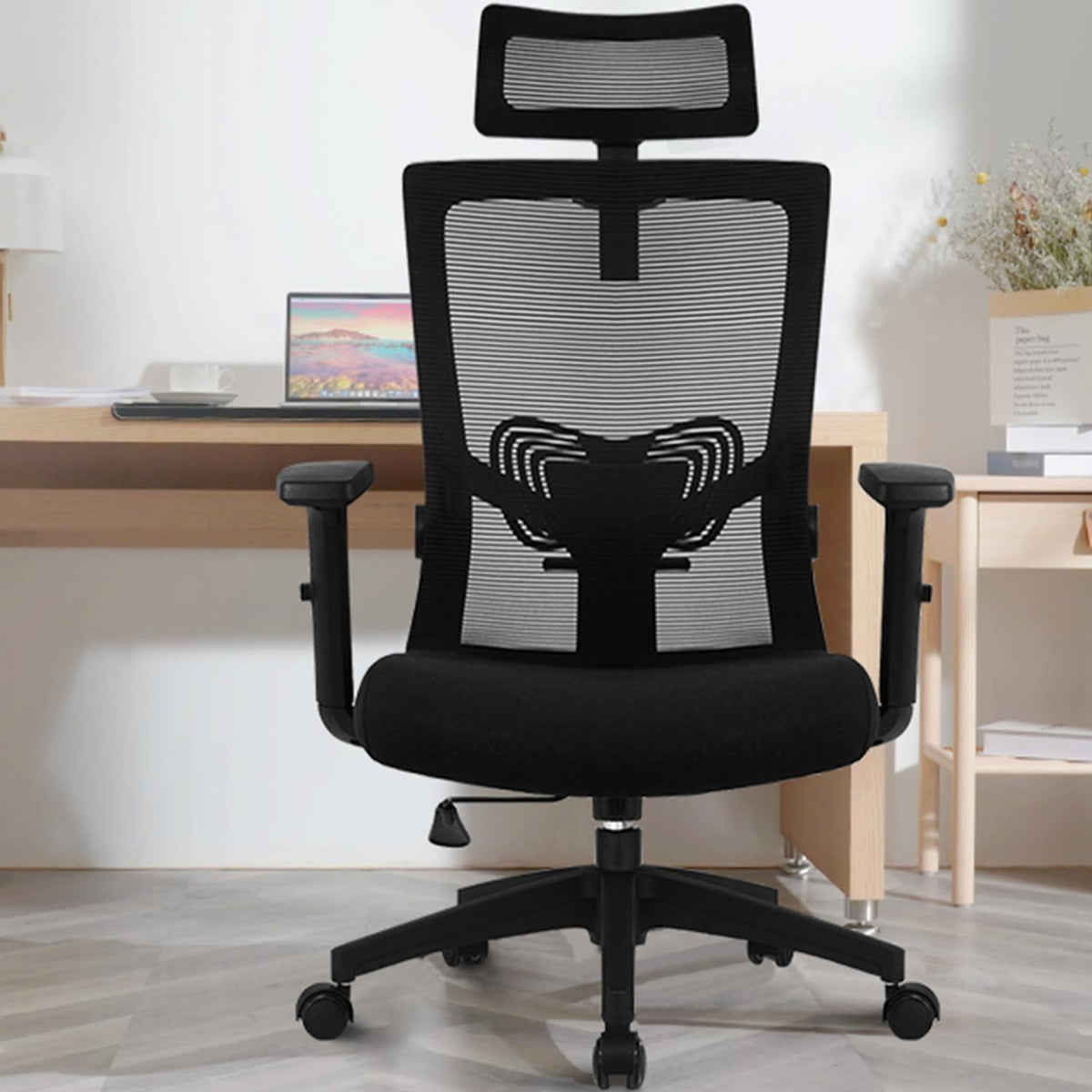 Ergonomischer Bürostuhl mit verstellbarer Kopfstütze und