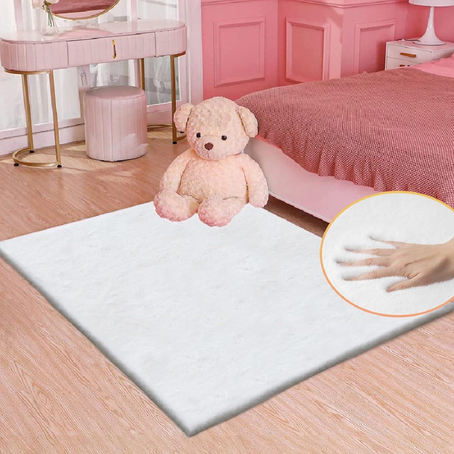 Flauschiger Weißer Kunstfellteppich 90x150cm Waschbar Kinderzimmer
