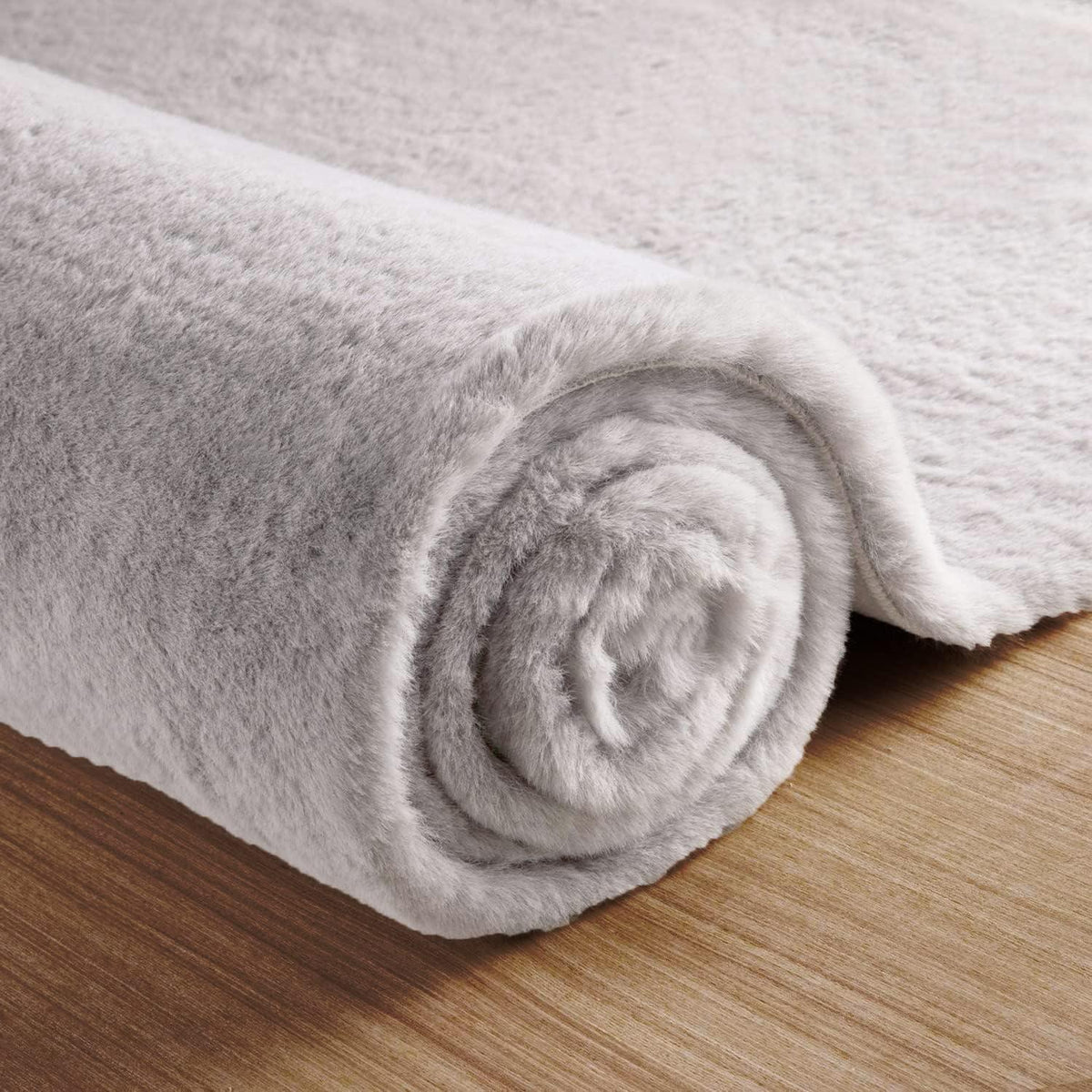 Flauschiger Kunstfell Teppich Grau 180x270 cm – Wohnzimmer & Schlafzimmer