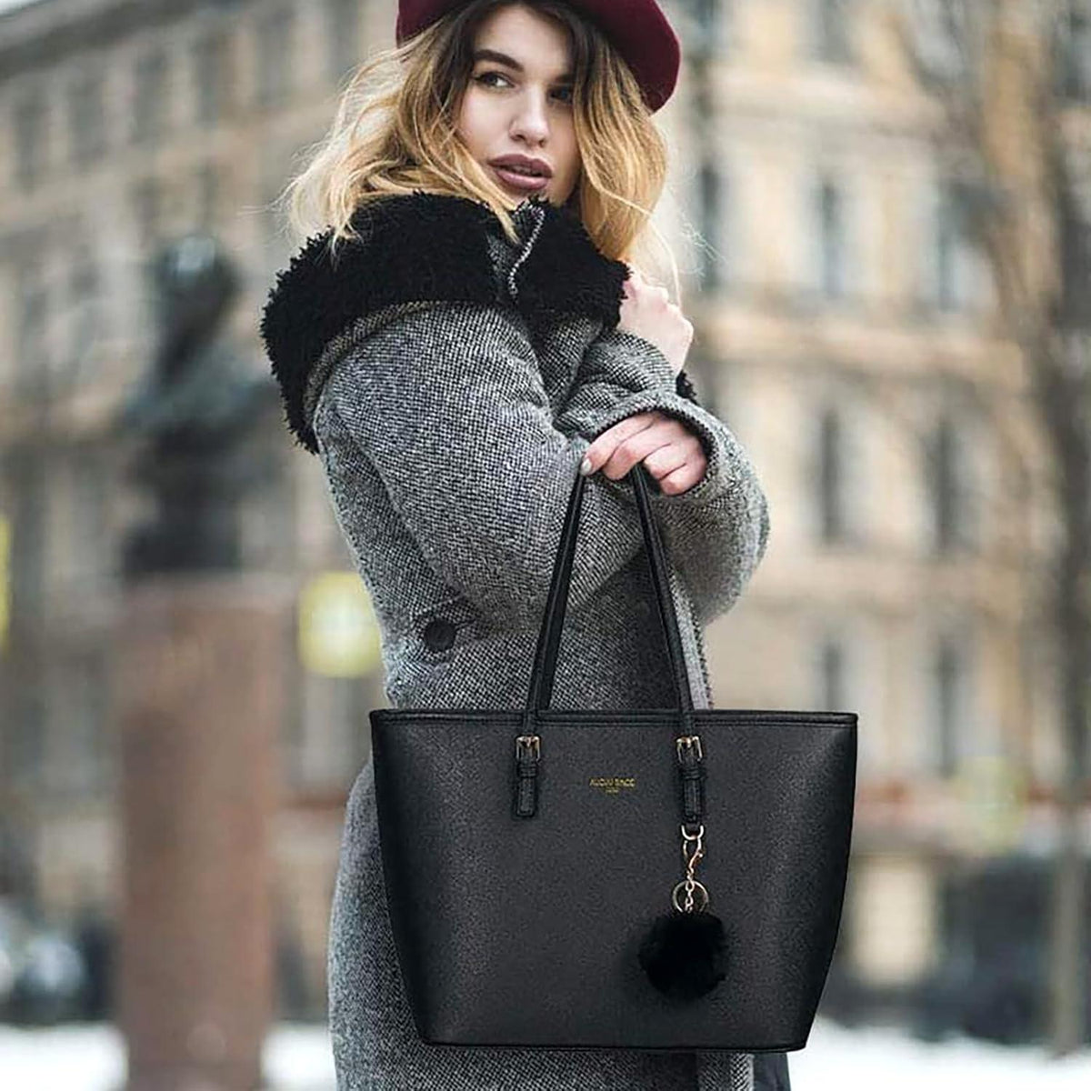 Damen Handtasche Shopper Schwarz mit Kaninchen Pelz Schlüsselanhänger