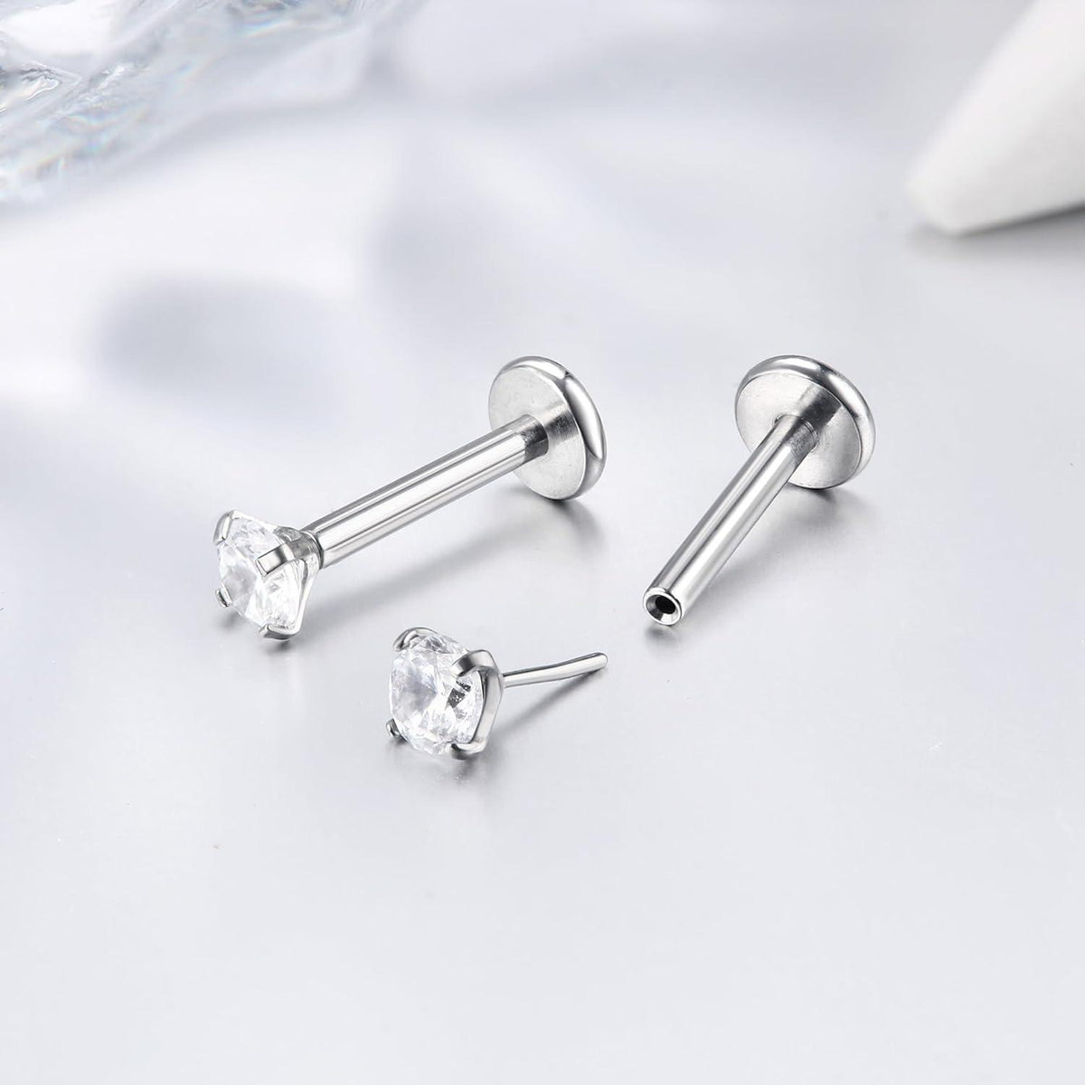Titan Lippenpiercing Labret Piercing Monroe Medusa Piercing Opal