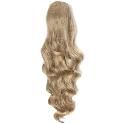 Langer, aschblonder Pferdeschwanz mit Locken und Kordelzug