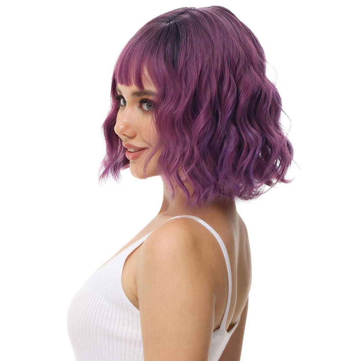 Violette Bob Perücke mit Pony – Lockig & Wellig