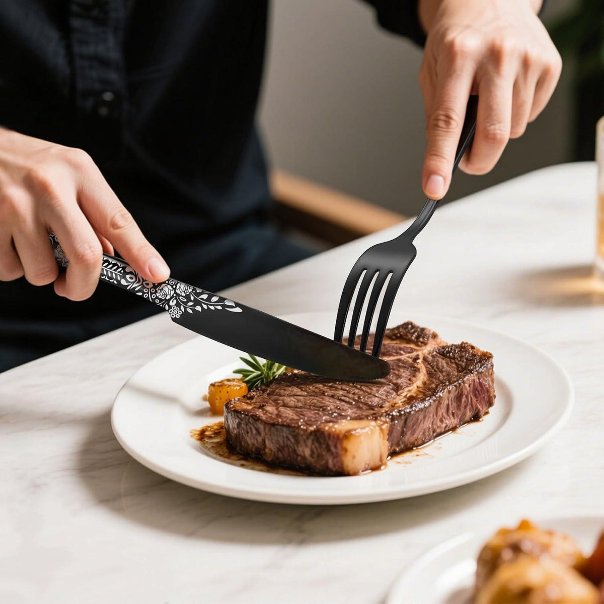 36-teiliges Besteckset Schwarz für 6 Personen mit Steakmessern