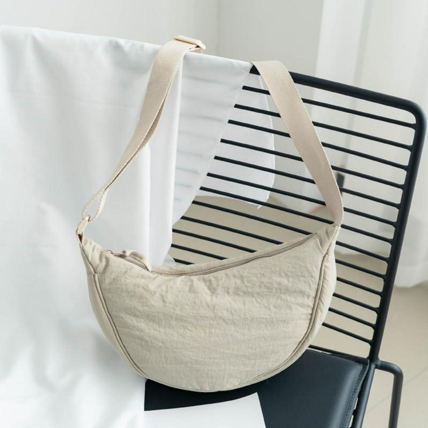Aucuu Damen Halbmond Crossbody Schultertasche Verstellbarer Schultergurt Einfarbige Messenger Bag