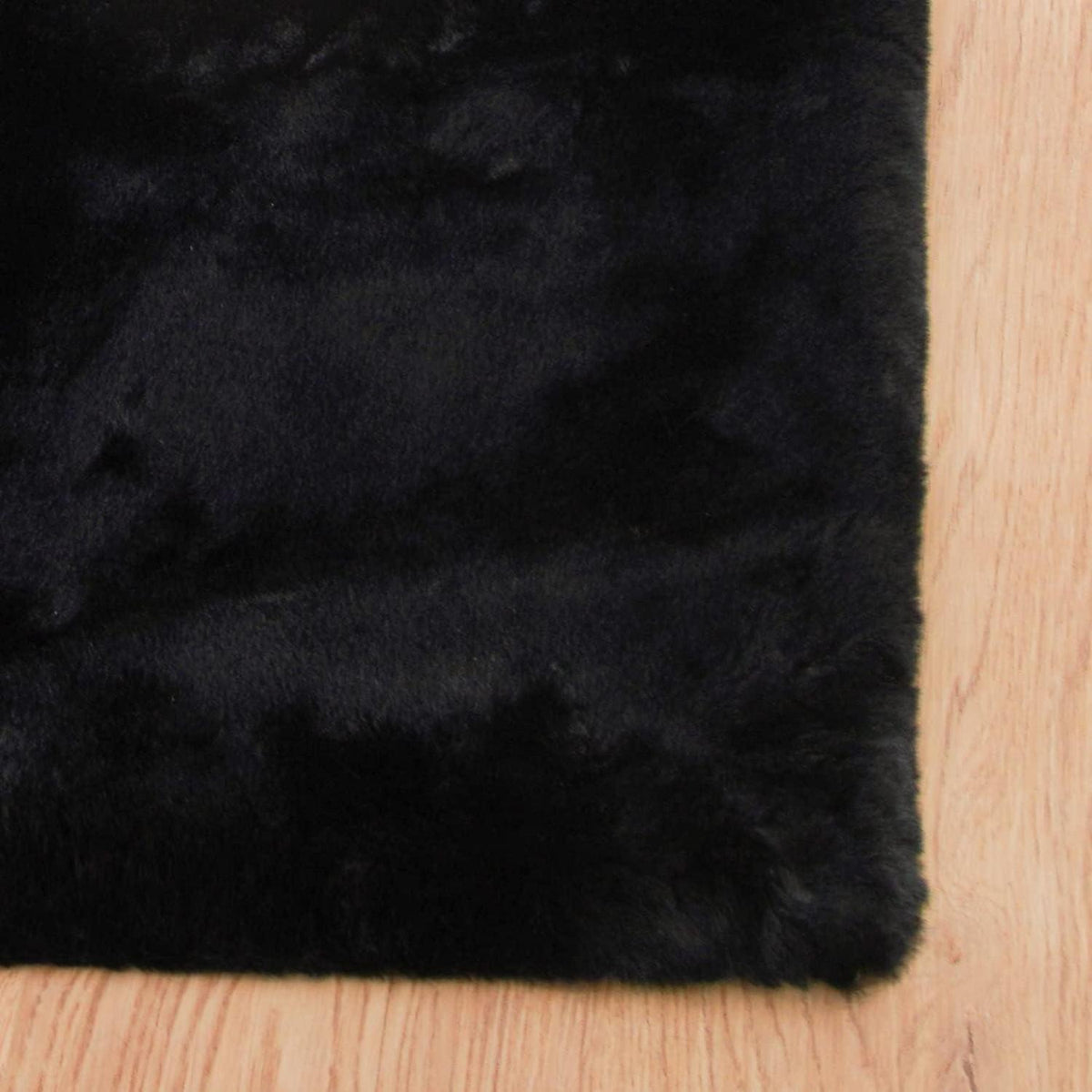 Flauschiger Kunstfell Teppich Schwarz 150x215 cm – Kuschelig & Waschbar