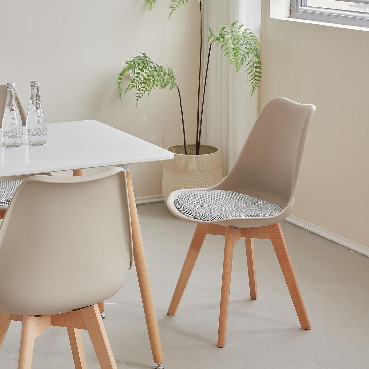 Skandinavische Esszimmerstühle 4er-Set, Massivholz, Gestreift Beige