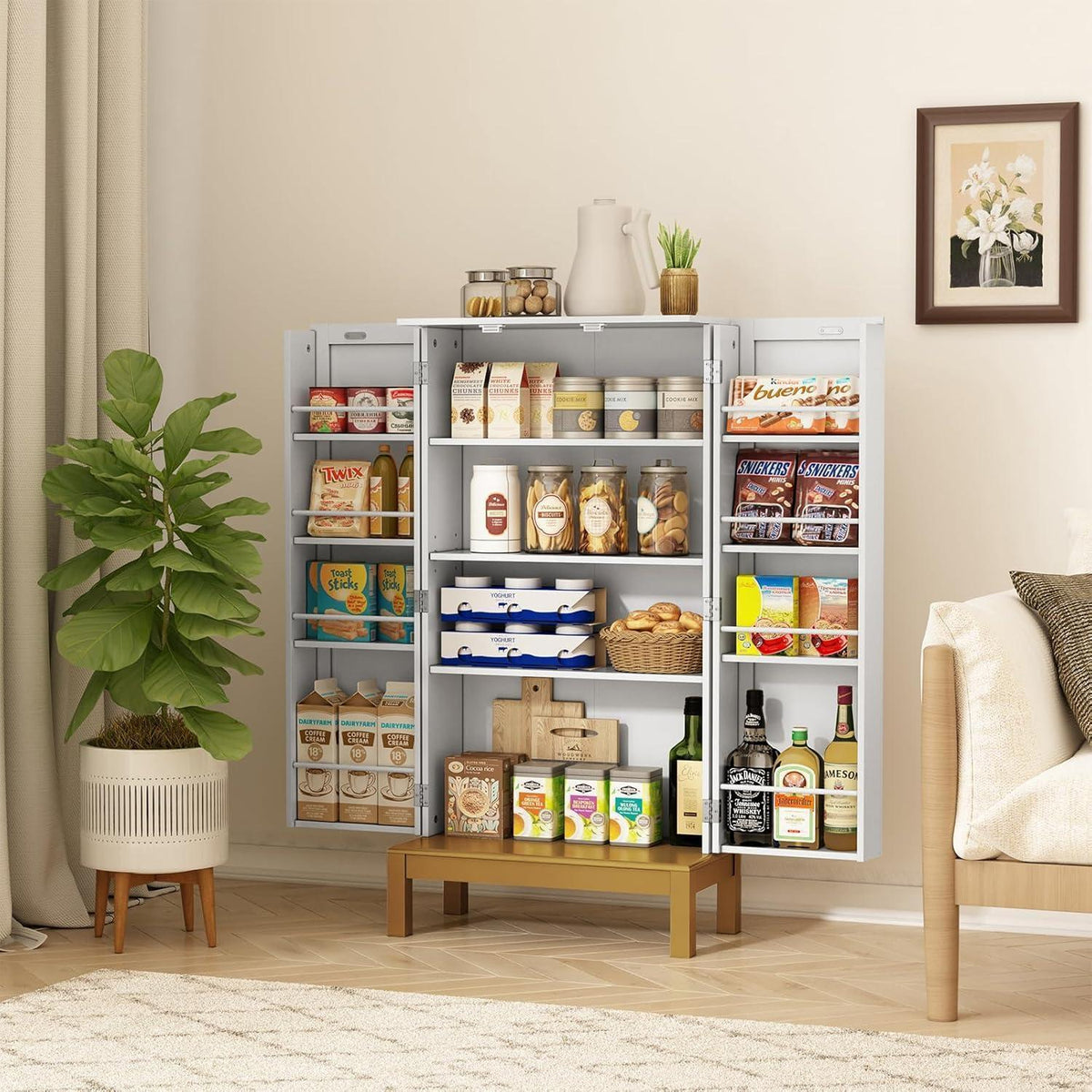 Weißer Küchenschrank mit goldenen Akzenten & verstellbarem Regal