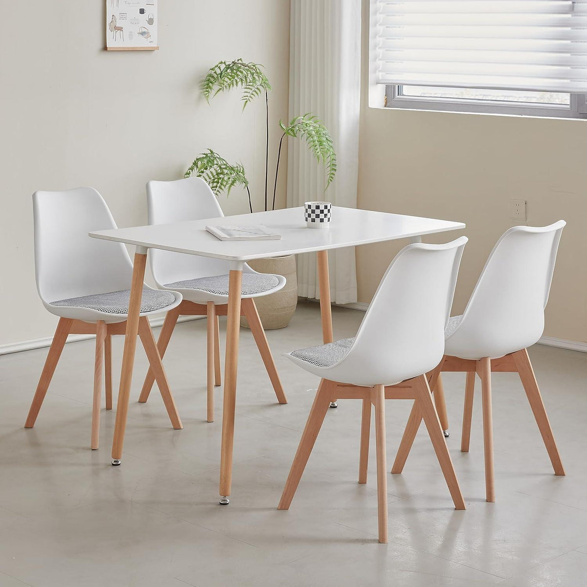 Skandinavische Esszimmerstühle 4er-Set Weiß | Massivholz & Gestreiftes Sitzkissen