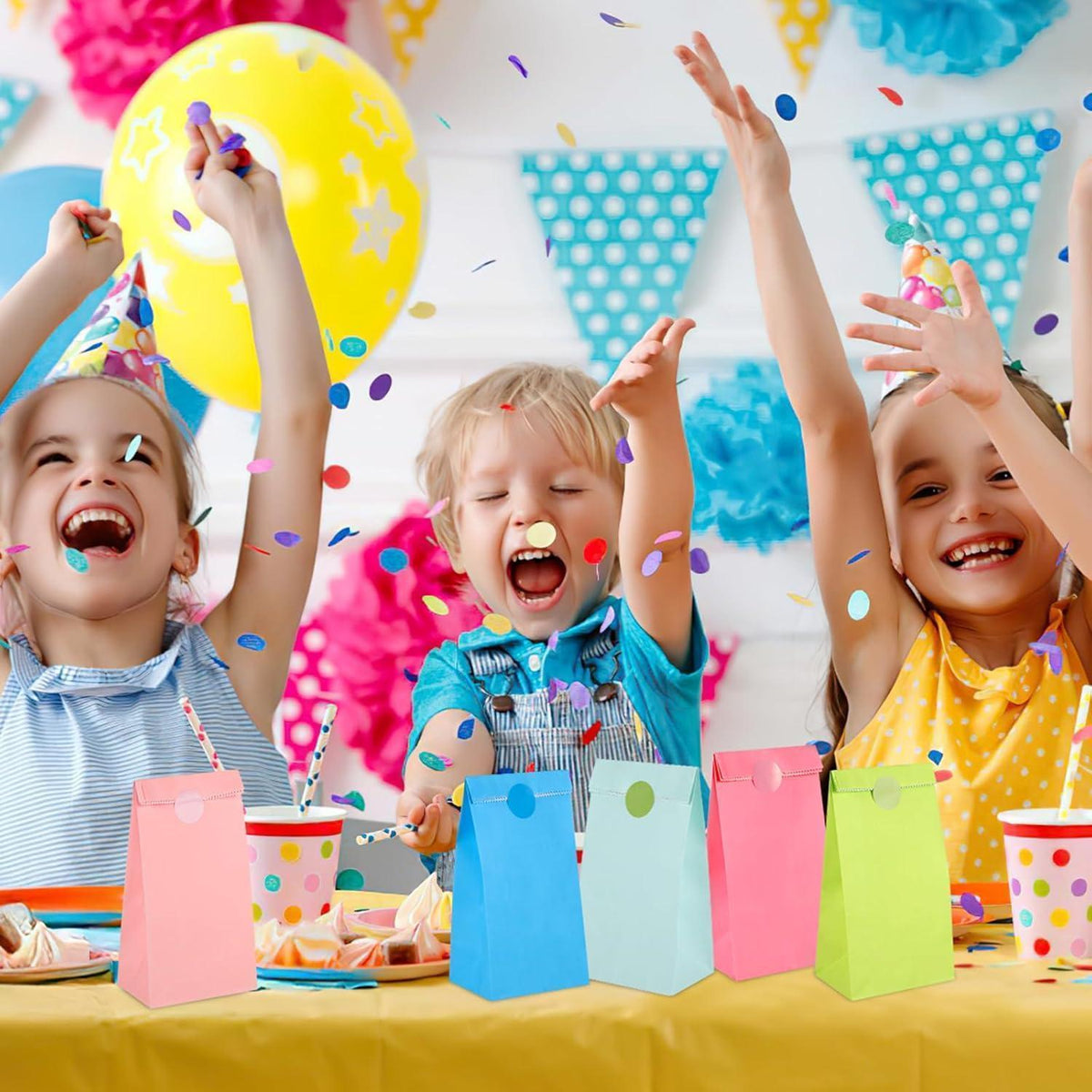 50 Papiertüten Klein Bunt für Geburtstag & Party (18x9x5.5cm)