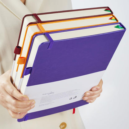 A4 Linien Notizbuch Hardcover – 320 Seiten Schwarz in Lederoptik
