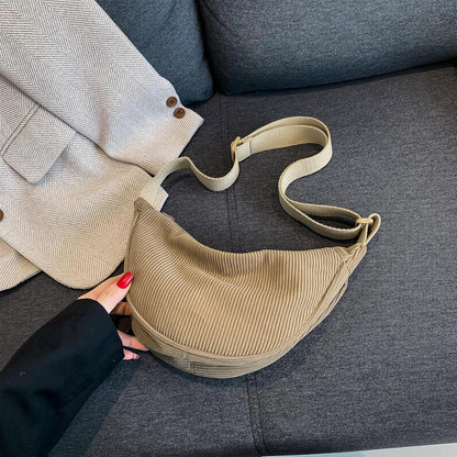 Kleine Halbmondtasche aus Cord für Damen - Crossbody Bag in A-khaki