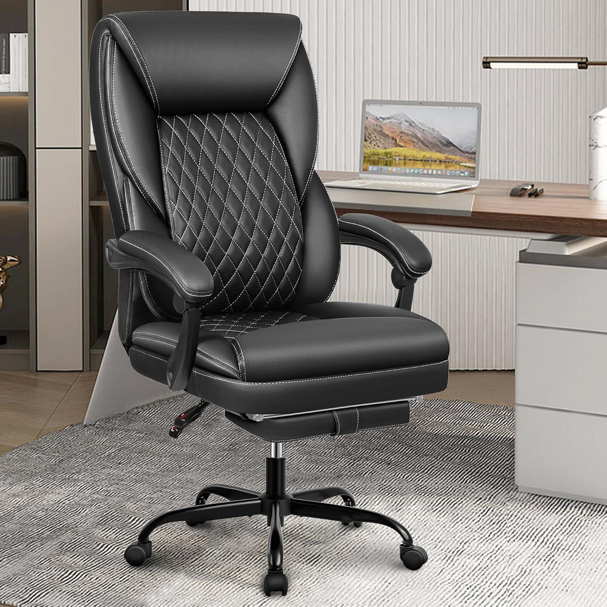 Ergonomischer Bürostuhl mit Fußstütze und Lordosenstütze