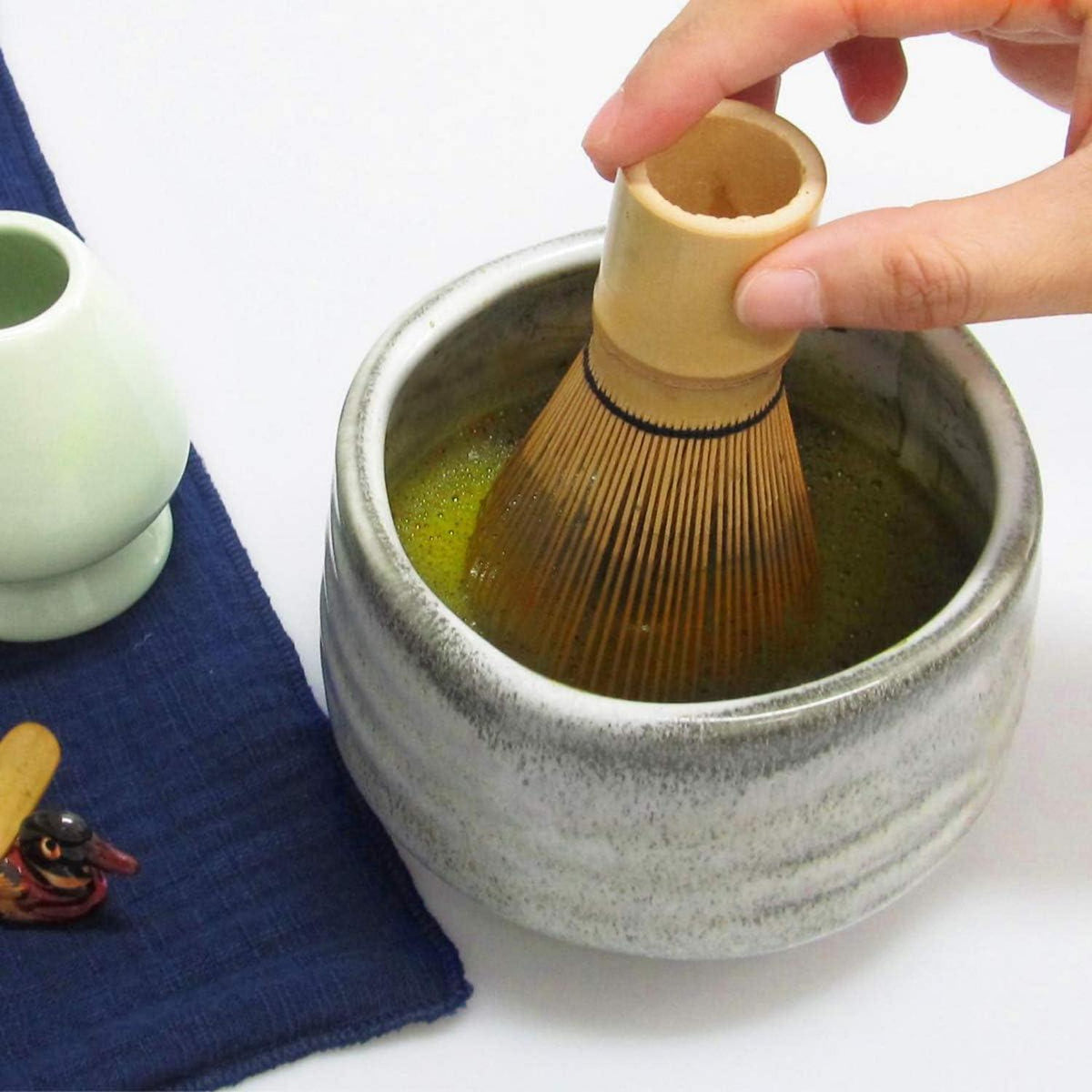 Japanisches Matcha-Zeremonie-Set mit Schale, Schneebesen, Teeschaufel