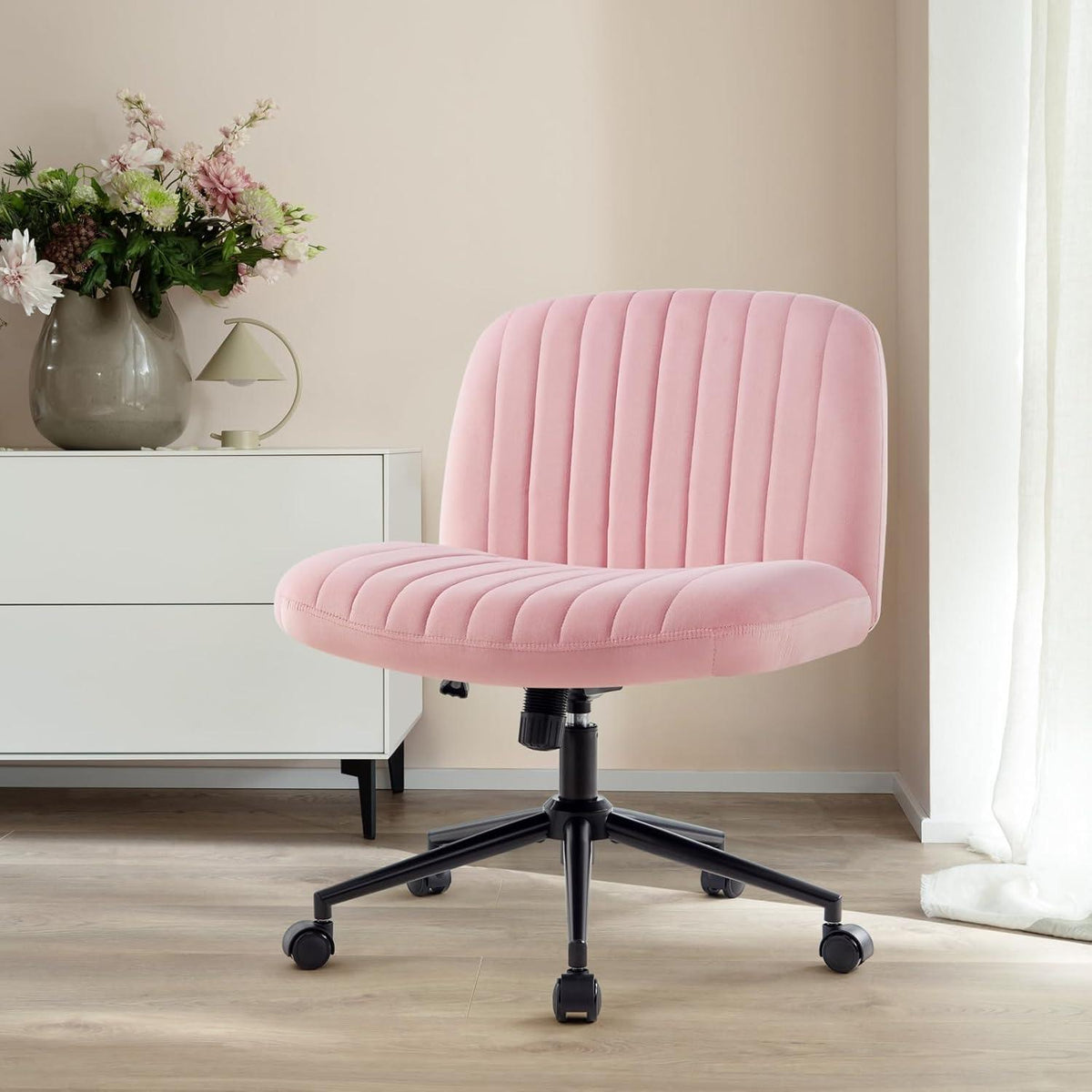 Ergonomischer Bürostuhl ohne Armlehnen in Pink mit Rollen