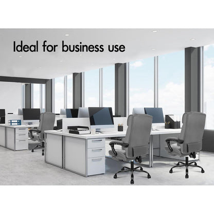 Ergonomischer Bürostuhl mit Fußstütze und hoher Rückenlehne