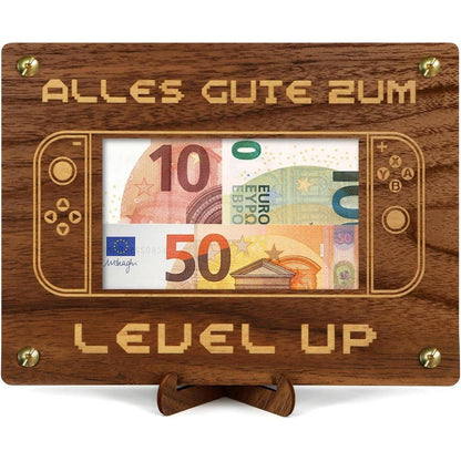 Gamer Geldgeschenk Holz mit Glückwunschkarte – Level Up Geschenkidee