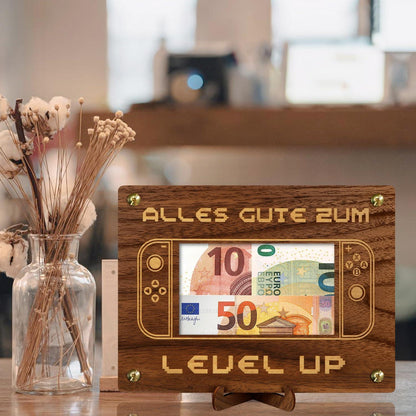 Gamer Geldgeschenk Holz mit Glückwunschkarte – Level Up Geschenkidee
