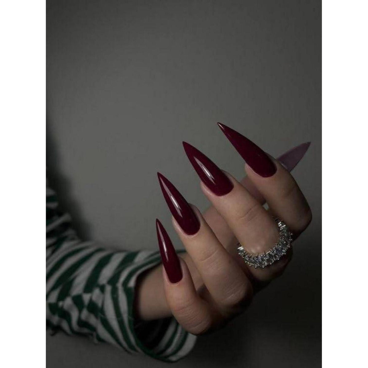 Lange Stiletto Halloween Nägel Burgunderrot - Press On Nails