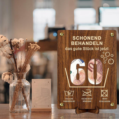 Geldgeschenk 60. Geburtstag Holz mit Karte | Humorvoll & Dekorativ