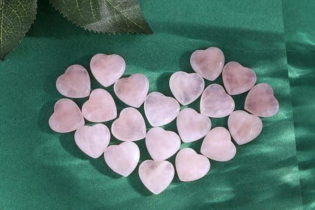 Rosenquarz Herz Steine Heilkristalle Edelsteine Poliert Meditation