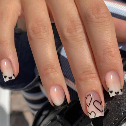 Französische Press On Nails mit Herz – 24 Stück Schwarz Weiß