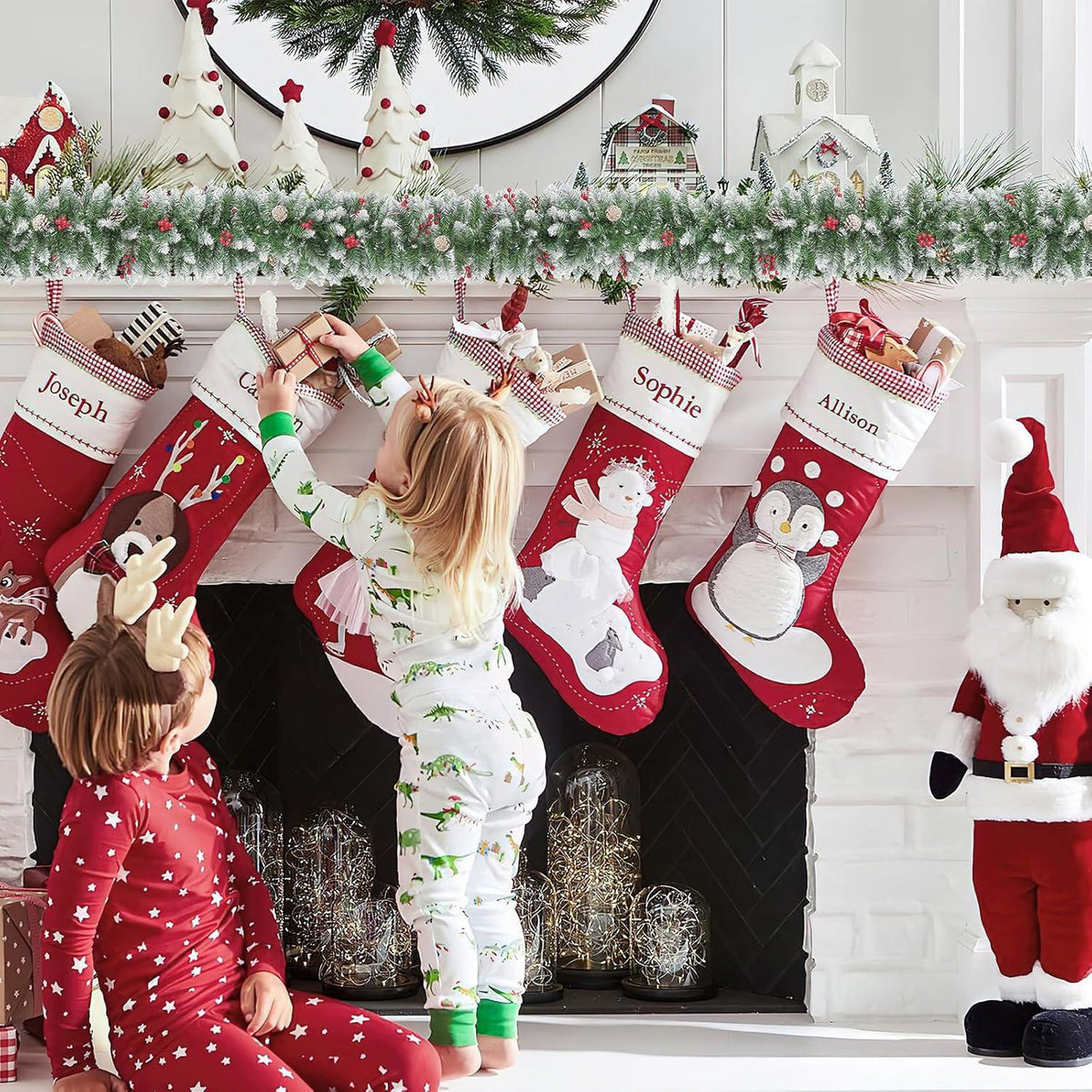 Weihnachtsgirlande 2,7 m mit Blumen, roten Beeren, Tannenzapfen